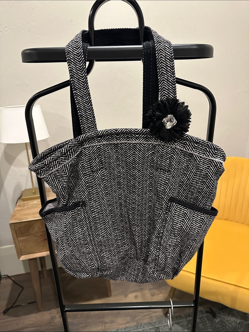 thirty-one Black and White Herringbone Tote with Floral Pin